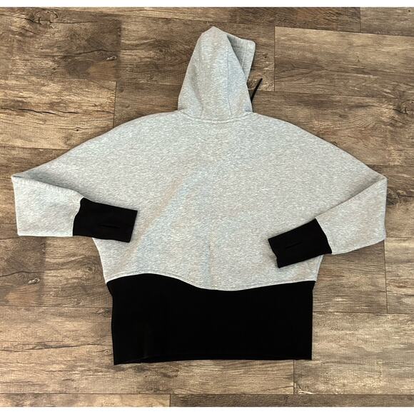 Hoka One One Women’s Large Gray Pullover Brushed French Terry Scuba Hoodie - Picture 5 of 9